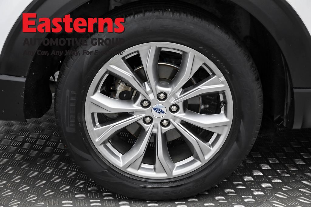 Used 2023 White Ford Limited image 30