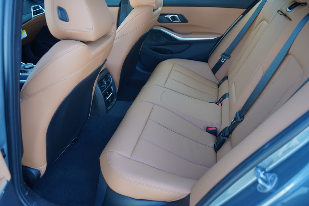 Thumbnail: 2025 BMW 3 Series - 19