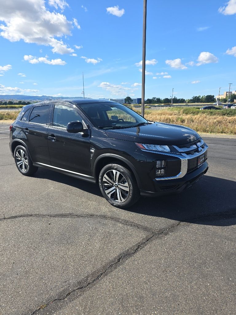 2026 Mitsubishi Outlander Sport 2.0 ES AWC CVT's photo