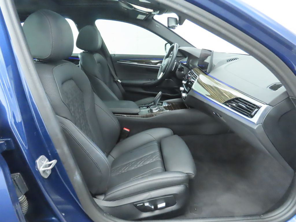 Thumbnail: 2023 BMW 5 Series - 21