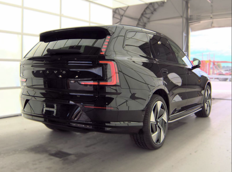 Used 2025 Volvo EX90 Ultra with VIN 7JDE23KL7SG000619 for sale in Bethesda, MD