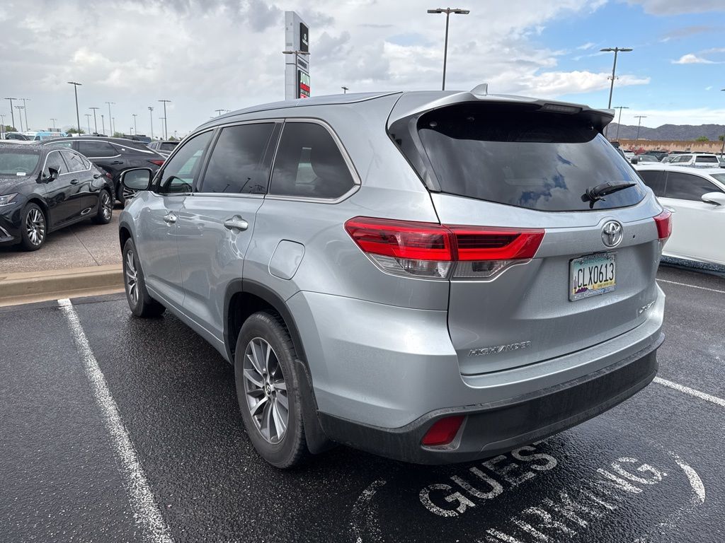 Thumbnail: 2017 Toyota Highlander - 10