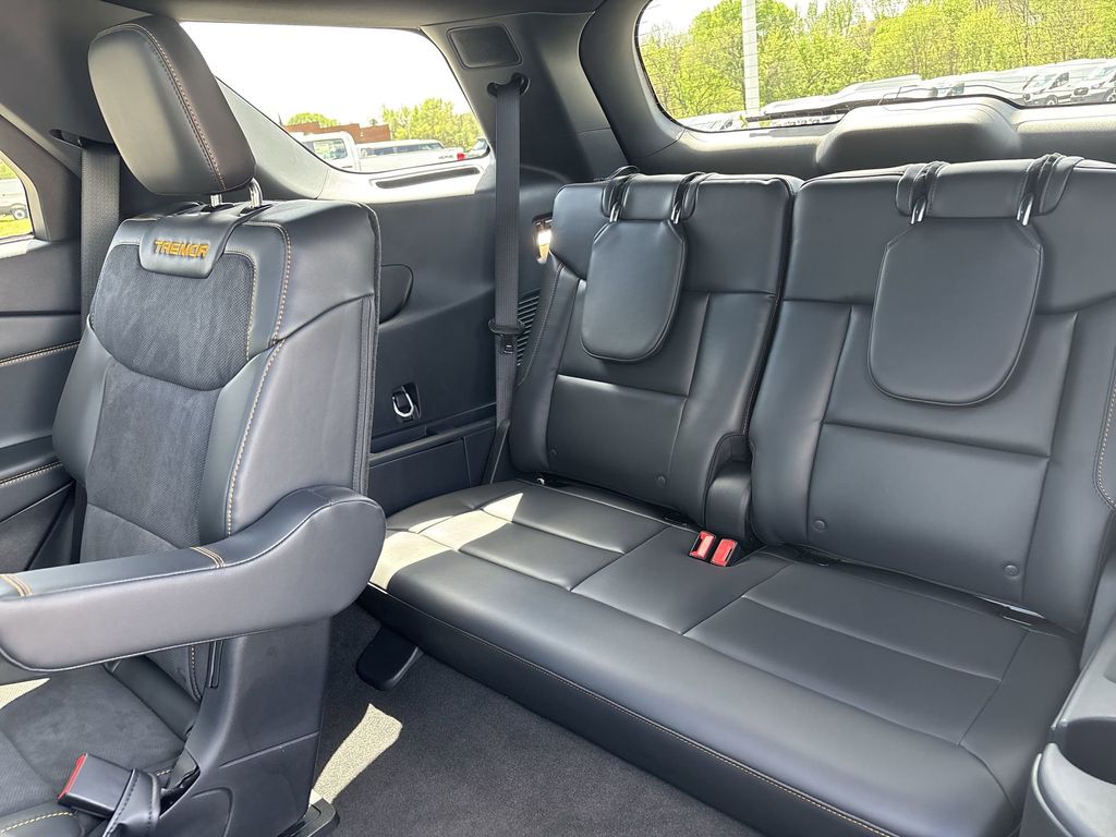 New 2026 Marsh Gray Ford Tremor® image 27