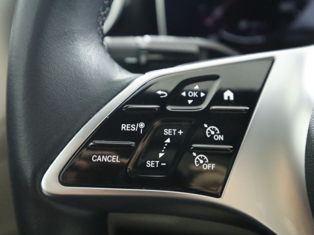 Thumbnail: 2022 Mercedes-Benz C-Class - 11