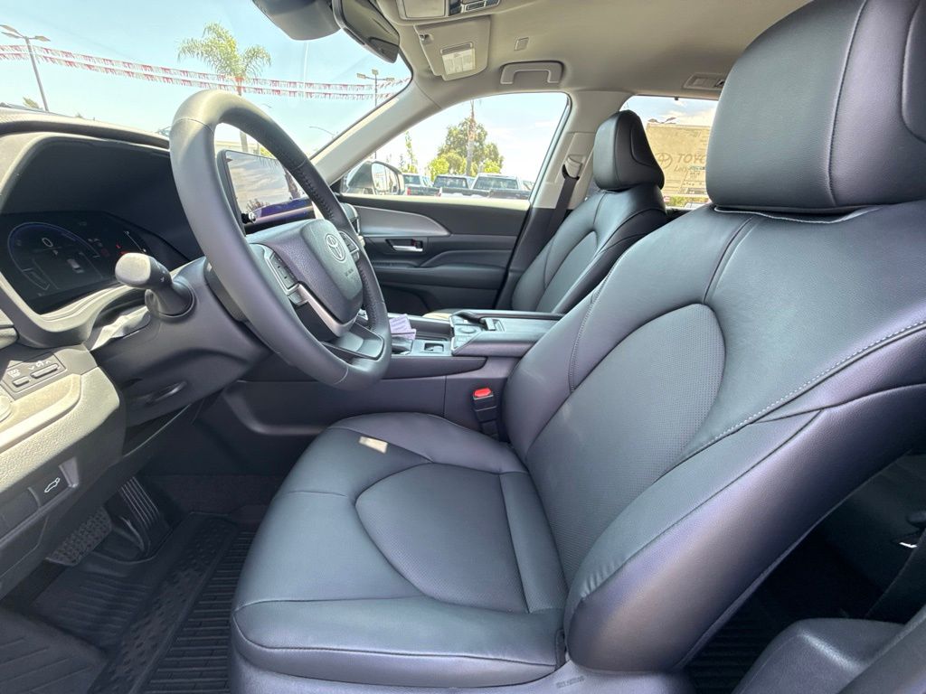 New 2026 Toyota Grand Highlander Hybrid SUV