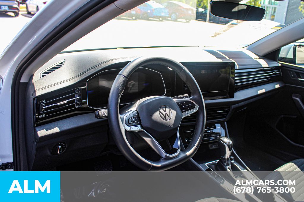 Used 2025 White Volkswagen 1.5T S image 29