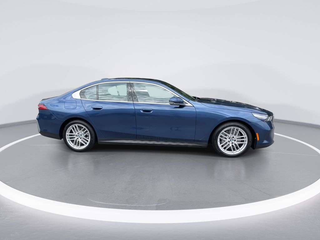 Thumbnail: 2025 BMW 5 Series - 9
