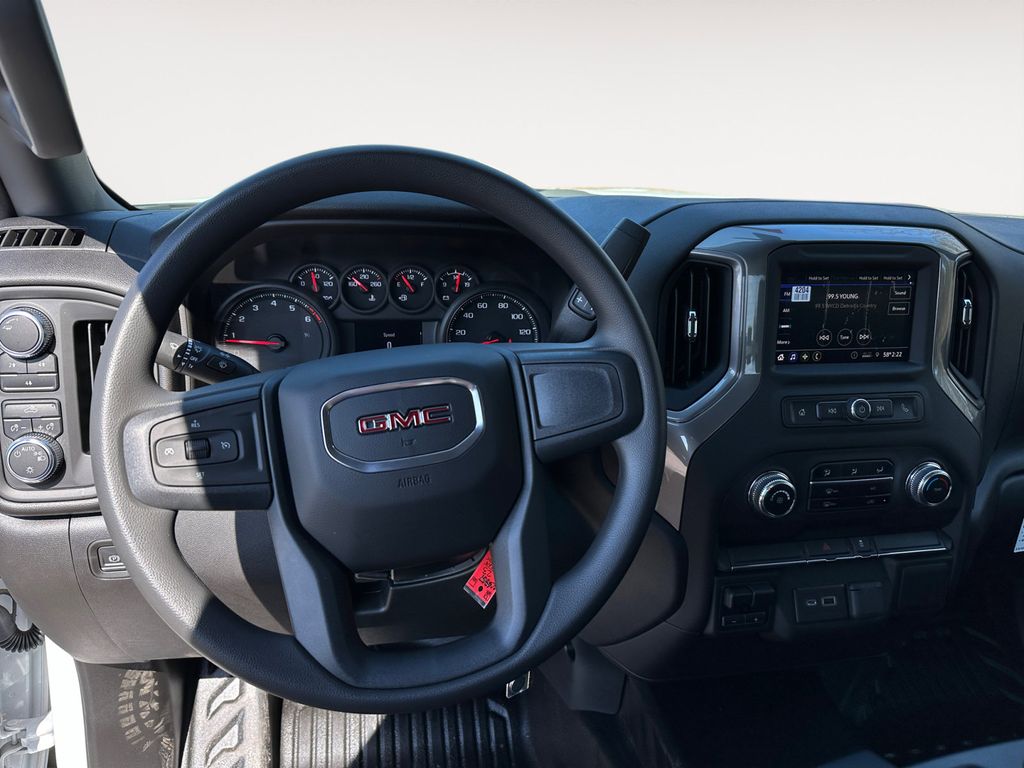 2023 GMC Sierra 2500HD Pro 8