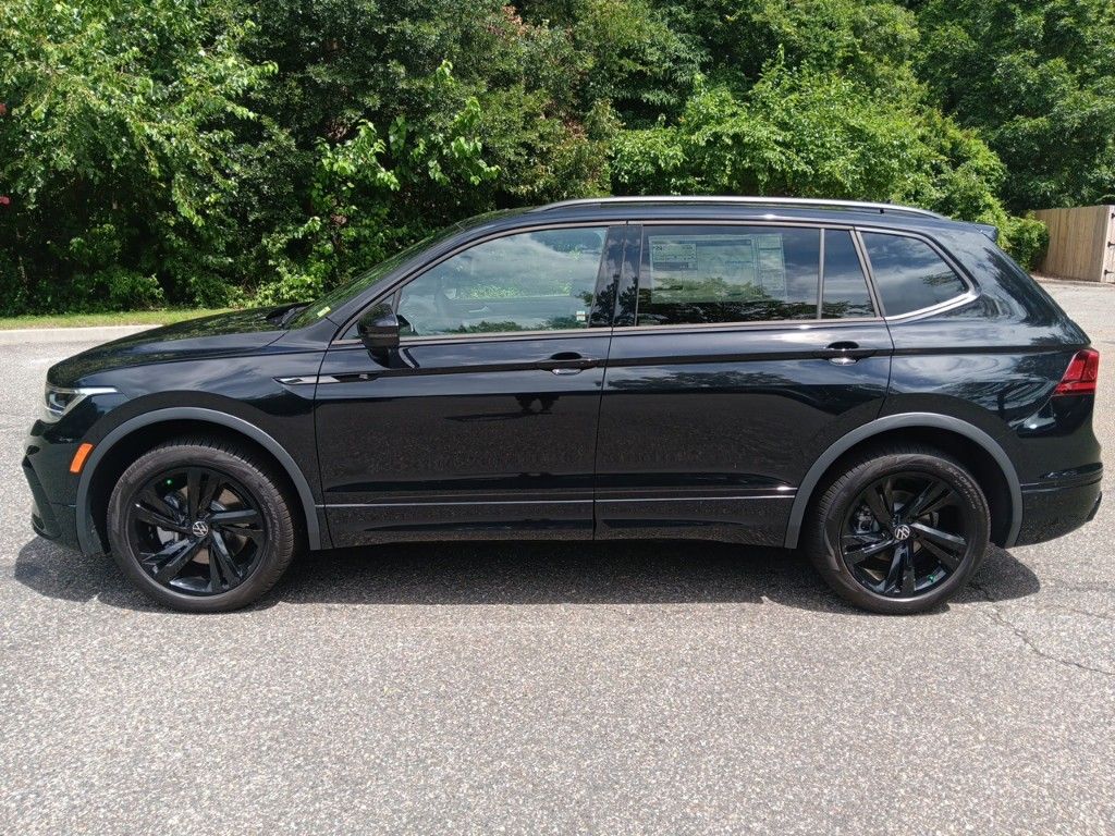 2024 Volkswagen Tiguan 2.0T SE R-Line Black 2