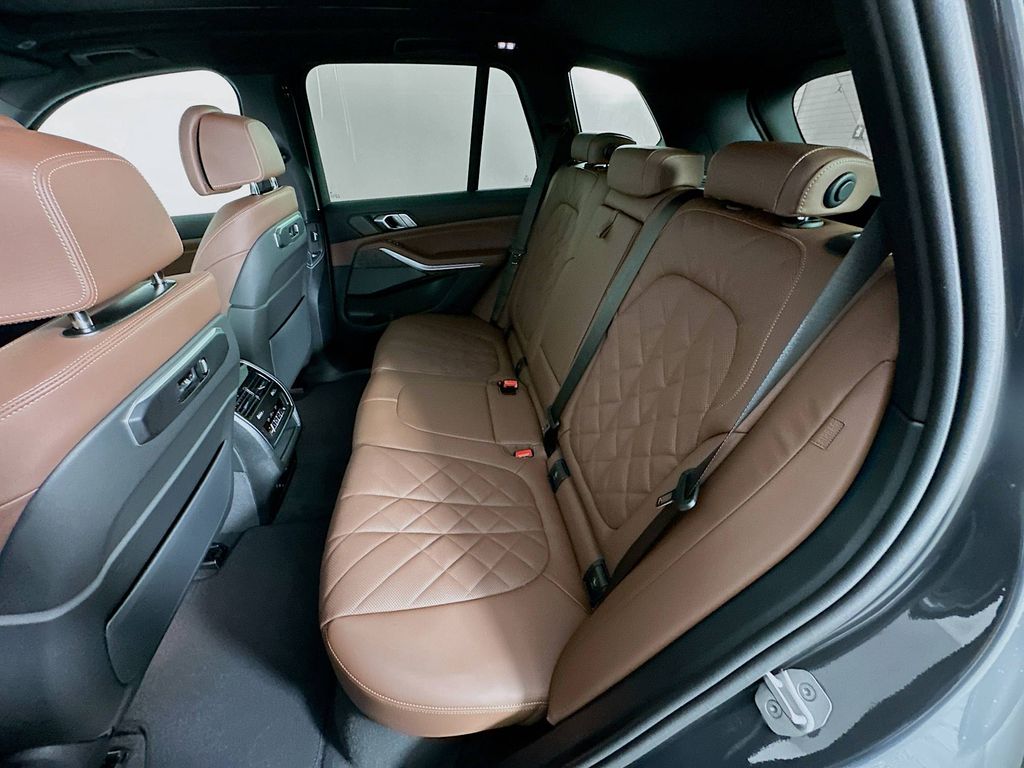 Thumbnail: 2026 BMW X5 - 17