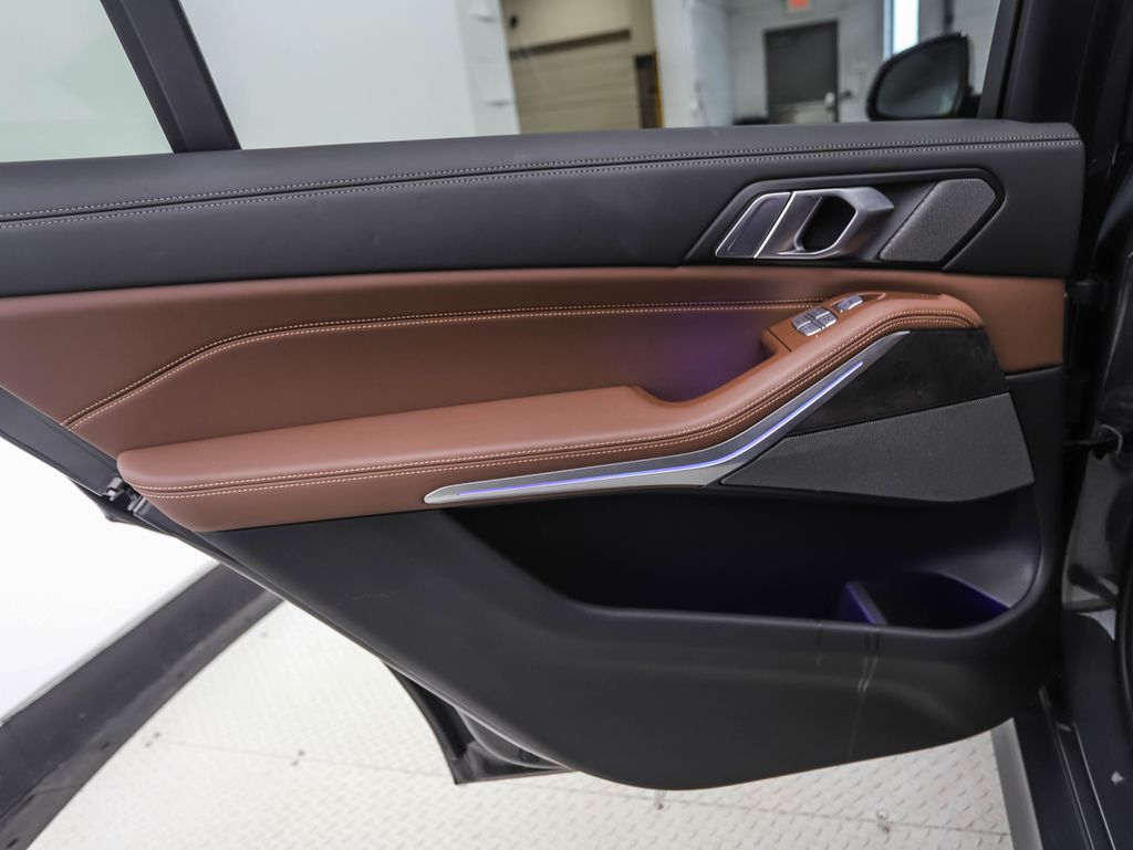 Thumbnail: 2024 BMW X7 - 20