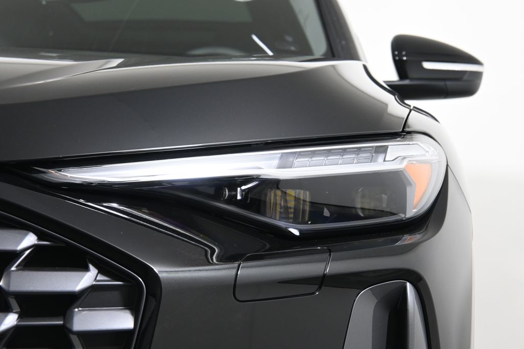 Thumbnail: 2025 Audi Q5 - 10