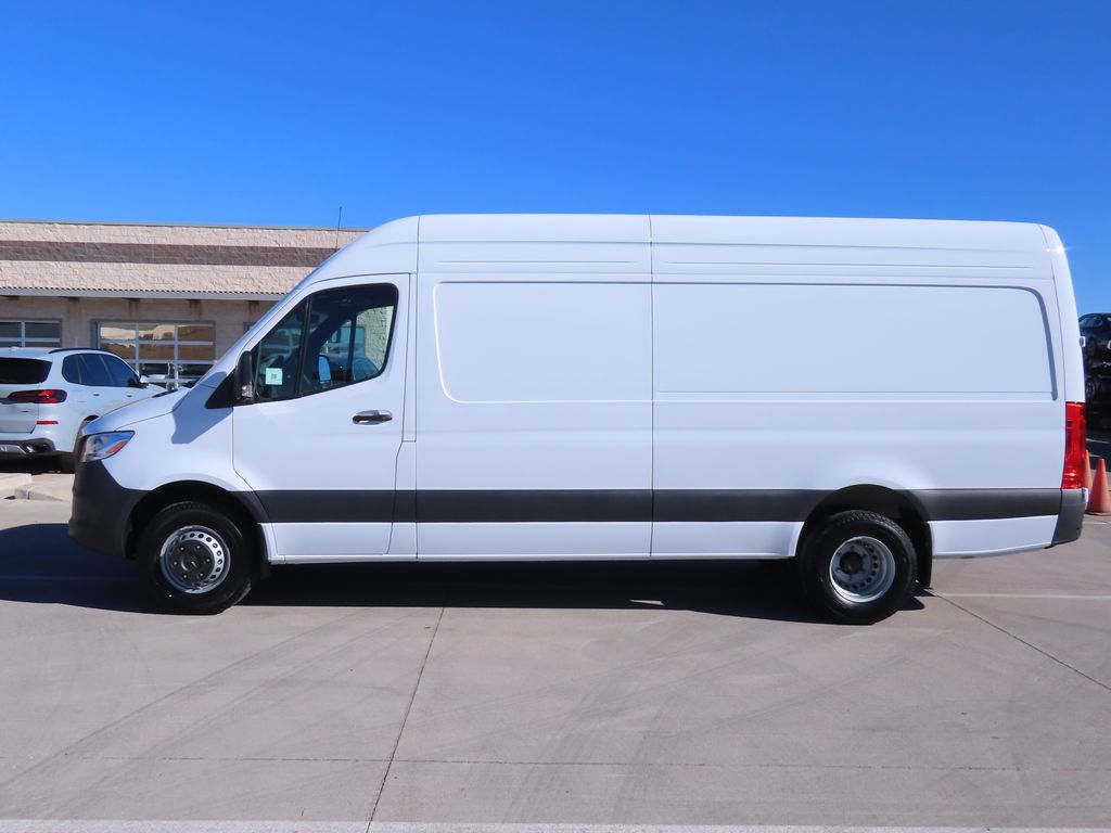 Thumbnail: 2026 Mercedes-Benz Sprinter - 8
