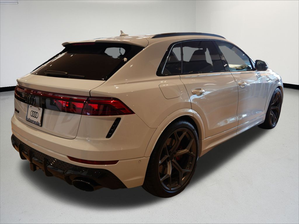 Thumbnail: 2026 Audi RS Q8 - 4