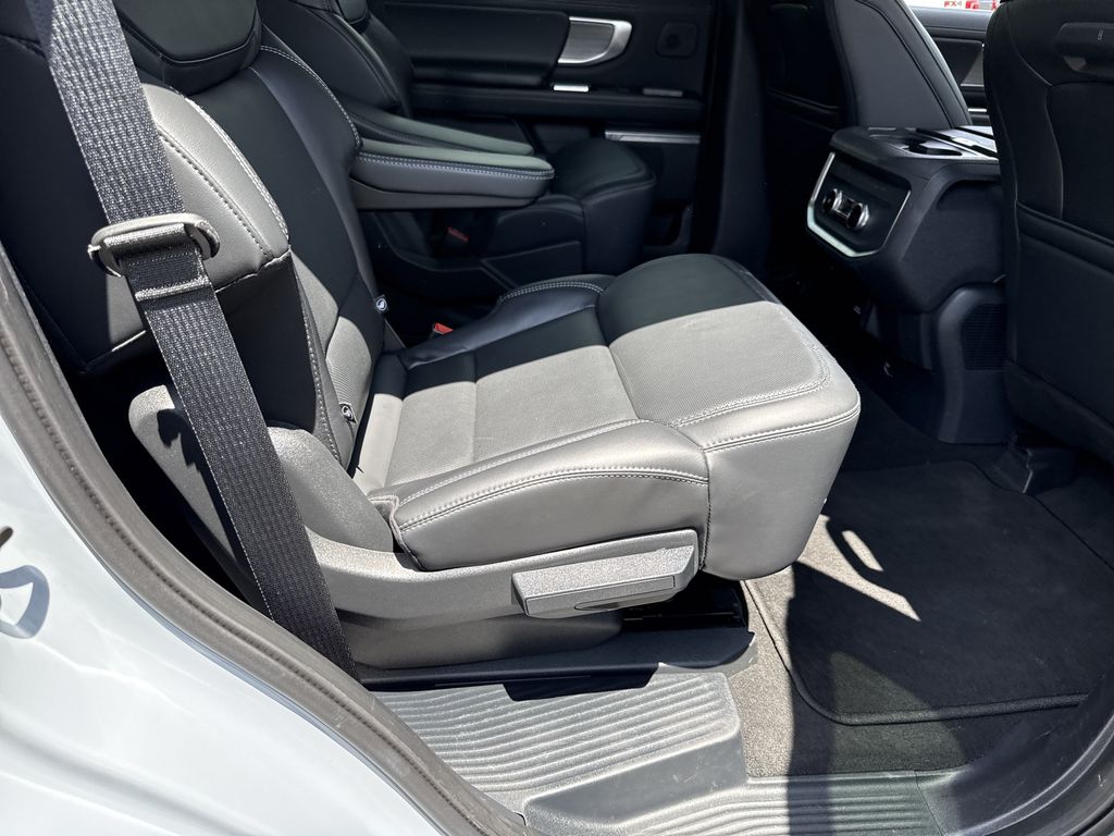 Used 2025 Ford Expedition SUV