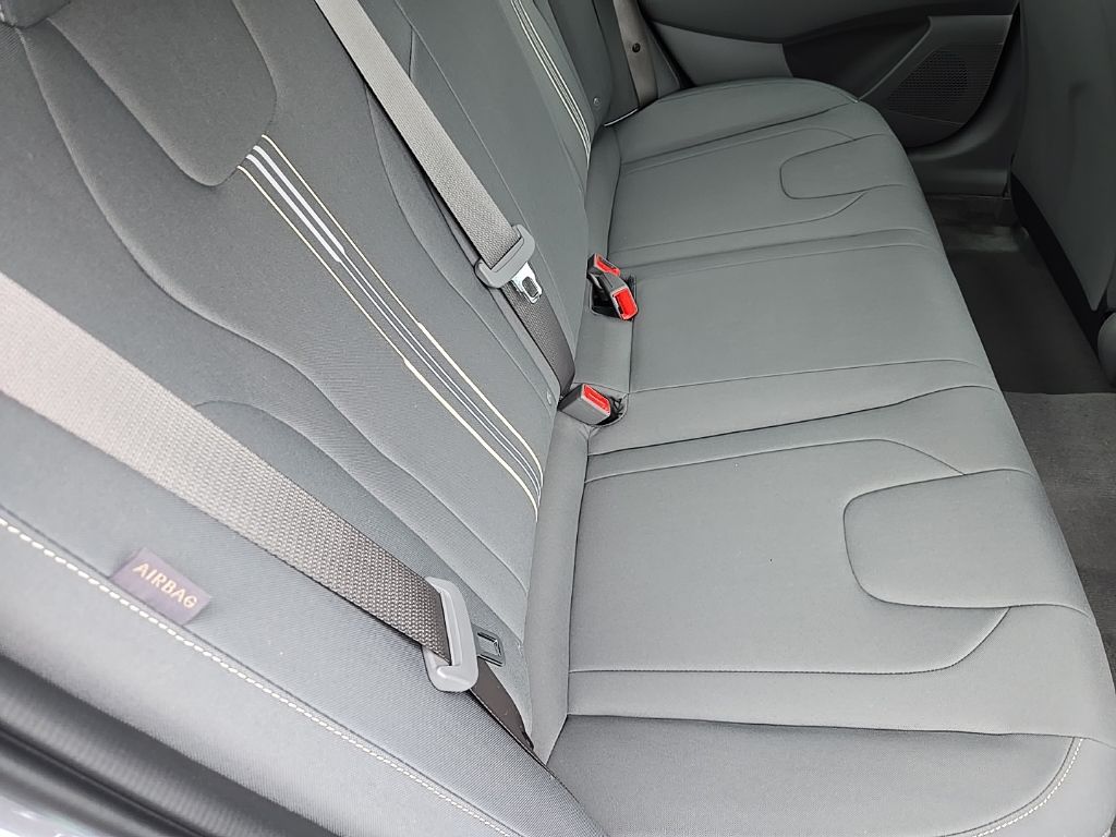 2025 Hyundai Elantra Sport 21