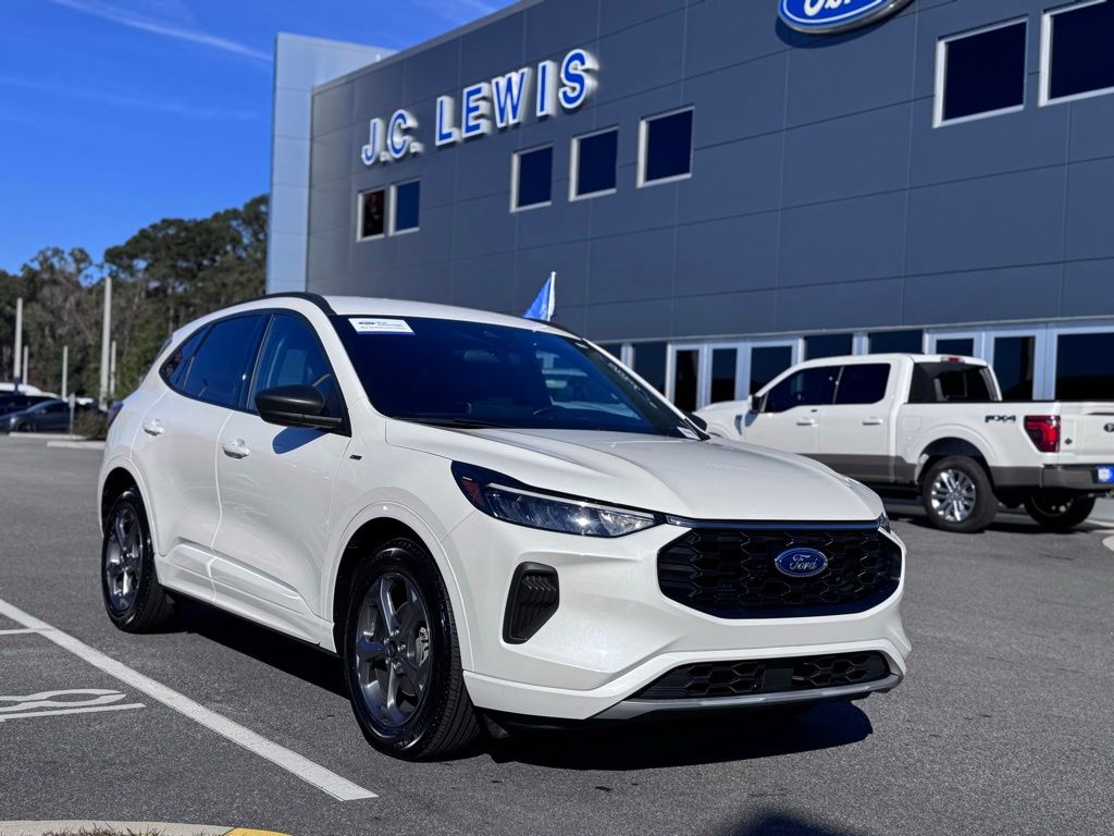 2024 Ford Escape ST-Line's photo