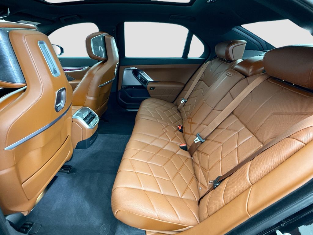 Thumbnail: 2024 BMW i7 - 20