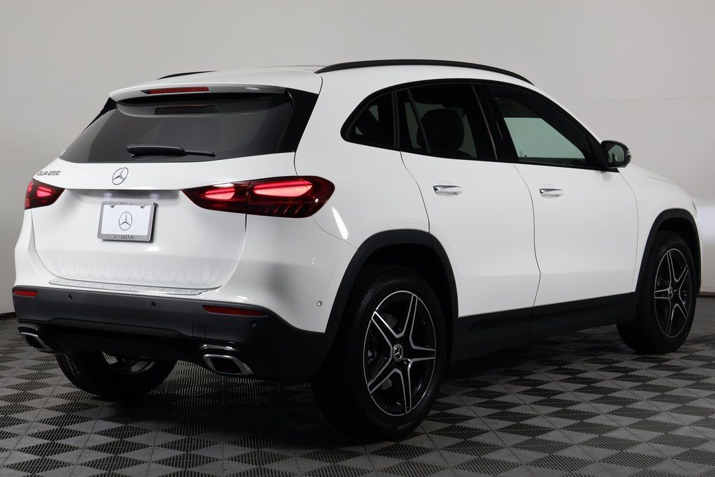Thumbnail: 2026 Mercedes-Benz GLA - 2