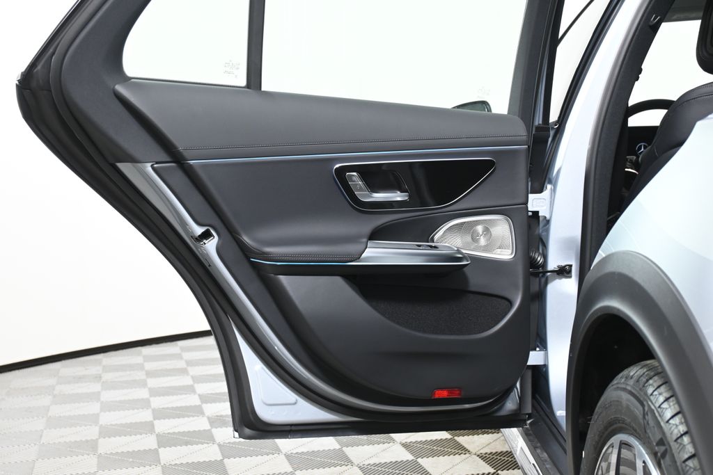 Thumbnail: 2025 Mercedes-Benz E-Class - 32