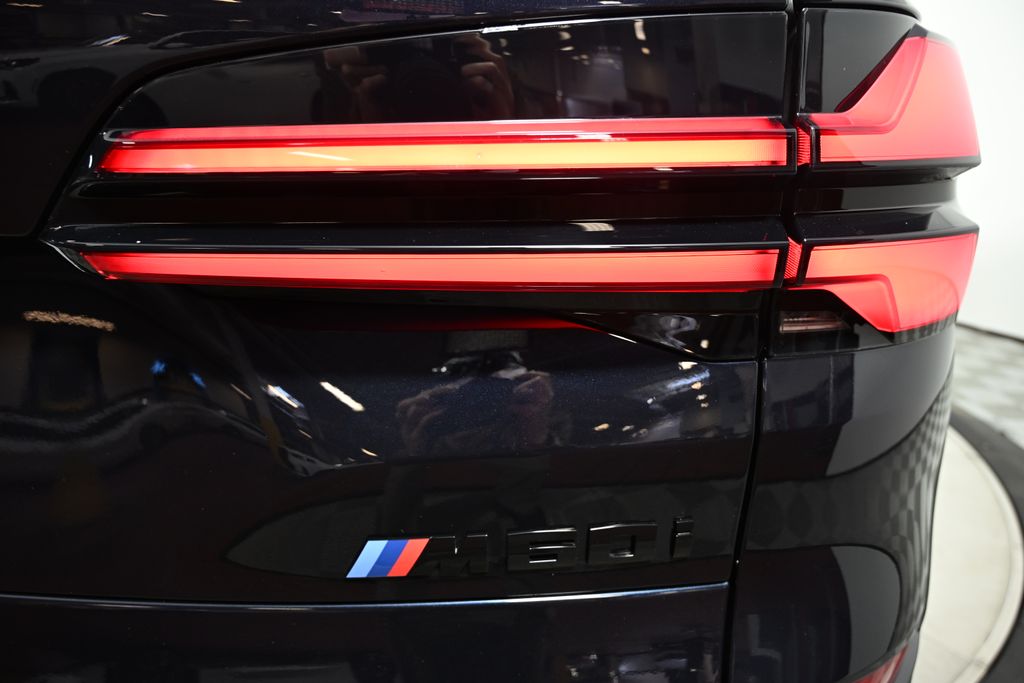 2025 BMW X5 M60i 11