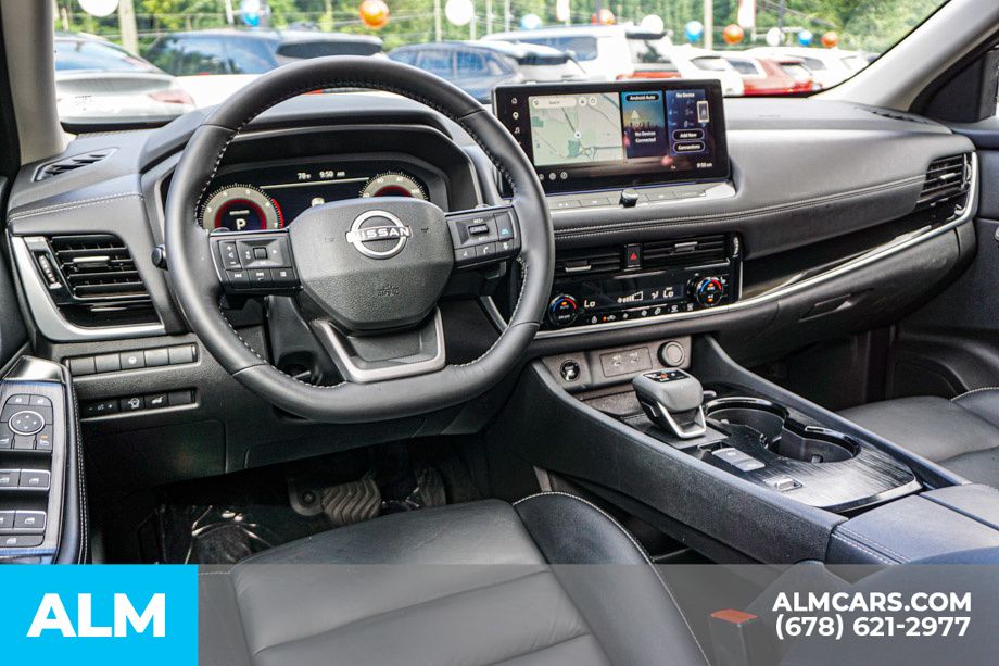 Used 2026 Black Nissan SL image 27