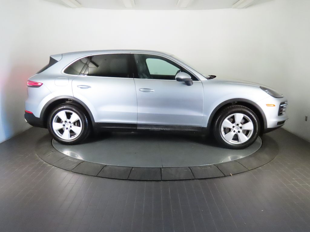 Thumbnail: 2023 Porsche Cayenne - 8