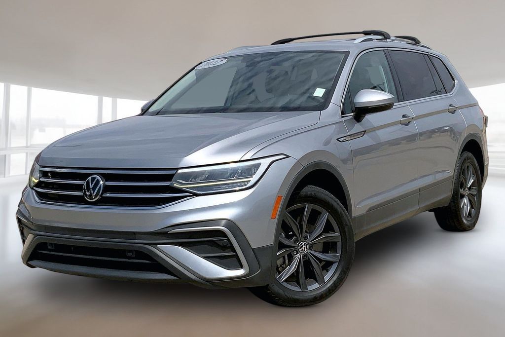  2022 Volkswagen Tiguan SE FWD   