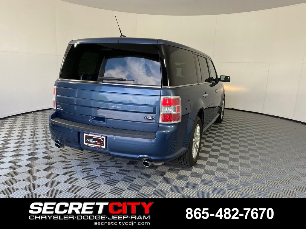 View vehicle photo 7