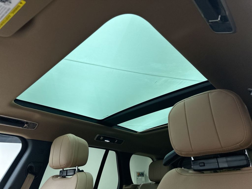 Thumbnail: 2026 Land Rover Range Rover - 11