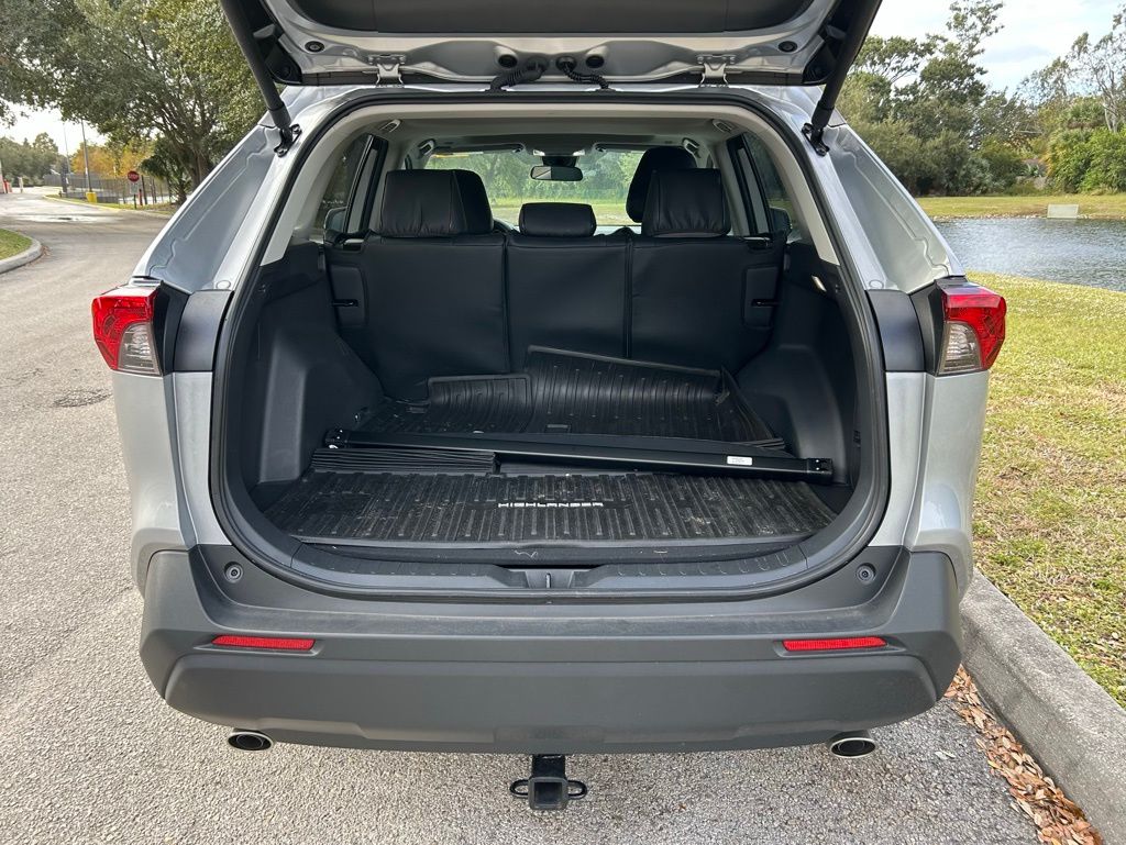 Thumbnail: 2025 Toyota RAV4 - 10