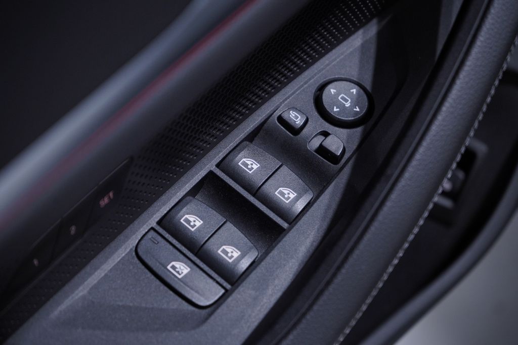 Thumbnail: 2024 BMW i4 - 17