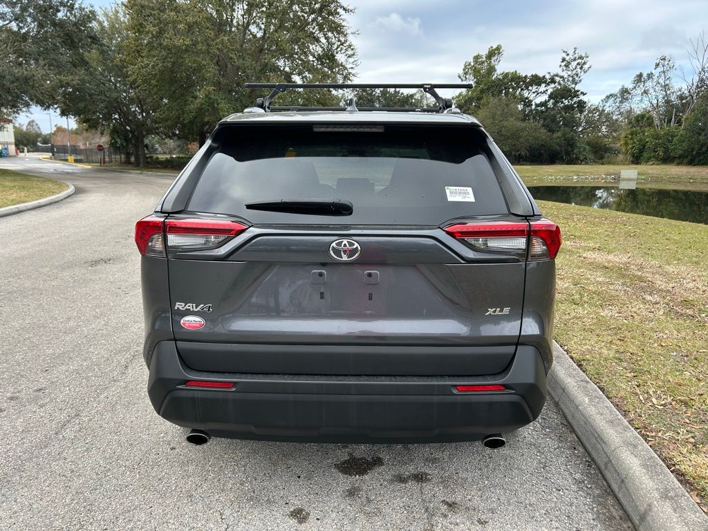Thumbnail: 2021 Toyota RAV4 - 4