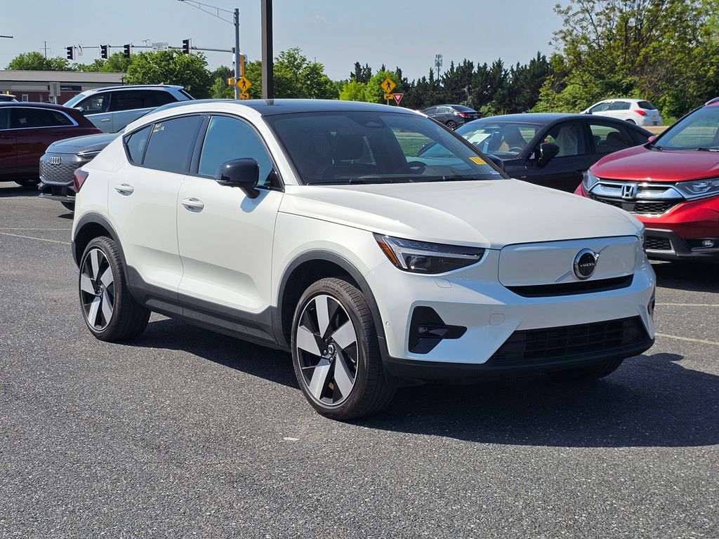 Crystal White Metallic 2023 Volvo C40 Recharge Twin Ultimate eAWD SUV / Crossover All-Wheel Drive 1-Speed Automatic