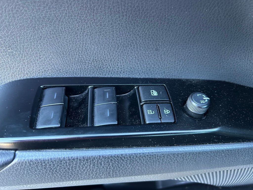 Thumbnail: 2025 Toyota Camry - 16