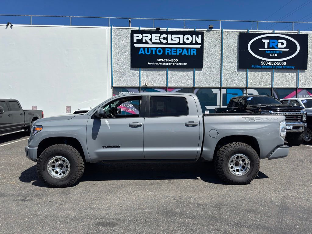Cement 2017 Toyota Tundra Pickup Truck Four-Wheel Drive 6-Speed Automatic Overdrive