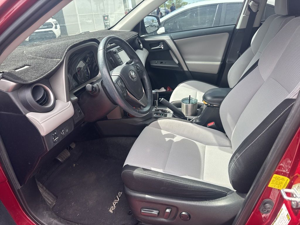 2018 Toyota RAV4 XLE 5
