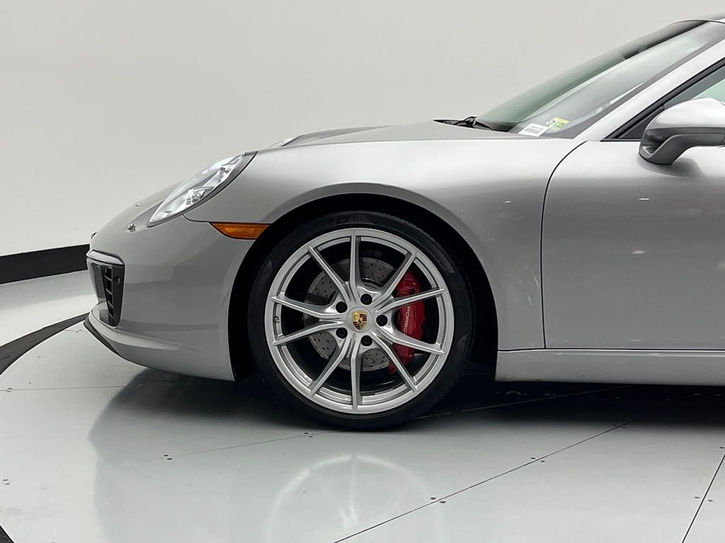 Thumbnail: 2017 Porsche 911 - 31
