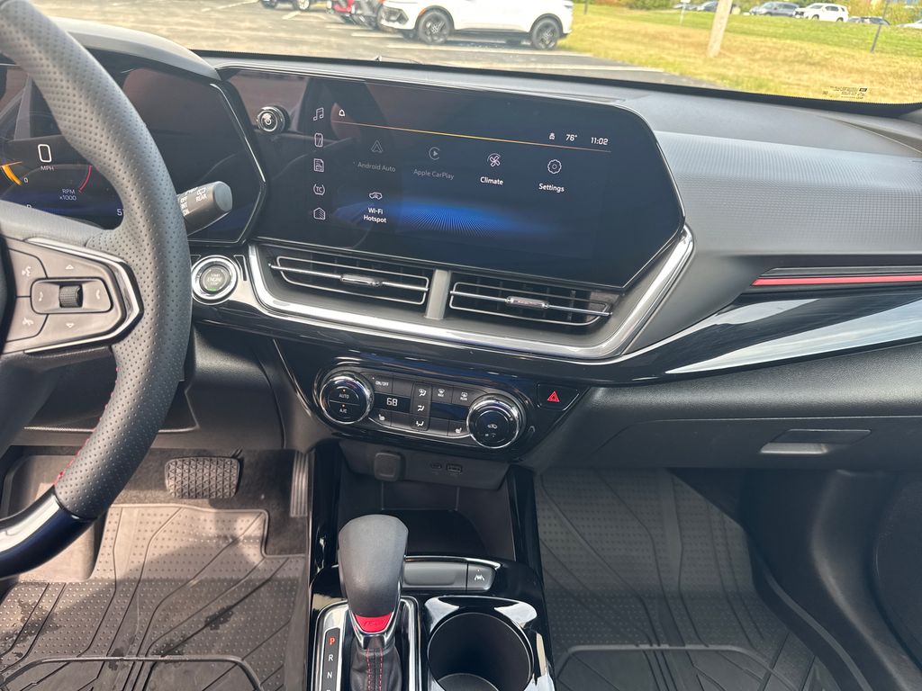 Used 2025 Chevrolet Trax SUV