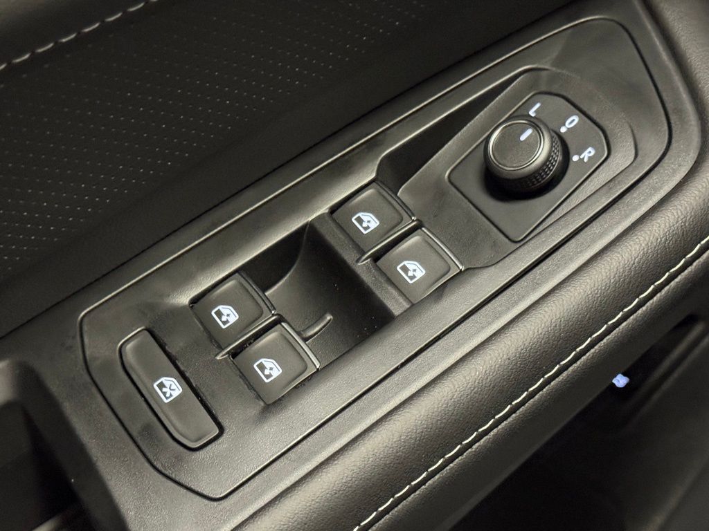 2026 Volkswagen Atlas Cross Sport SE w/Tech - Photo 18