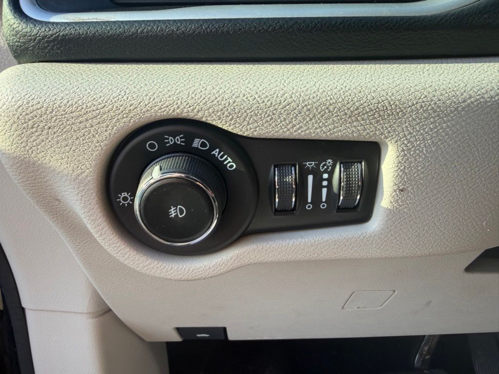 2023 Chrysler Pacifica Touring L Black at Auto Express Mitsubishi