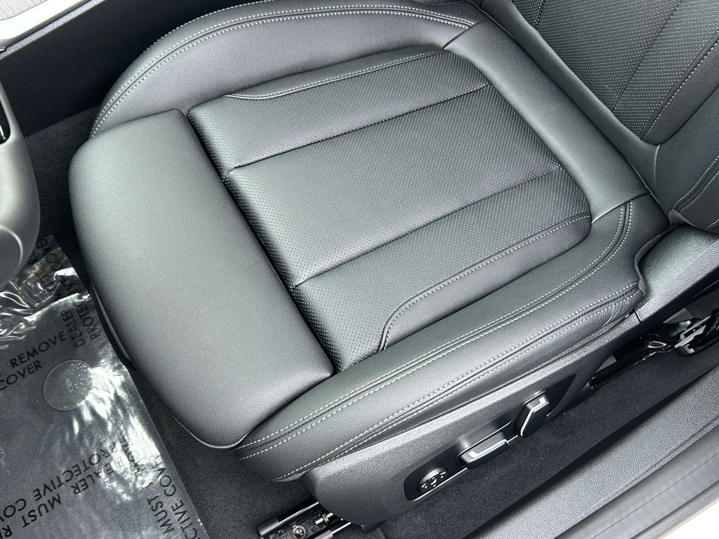 Thumbnail: 2025 BMW i4 - 15