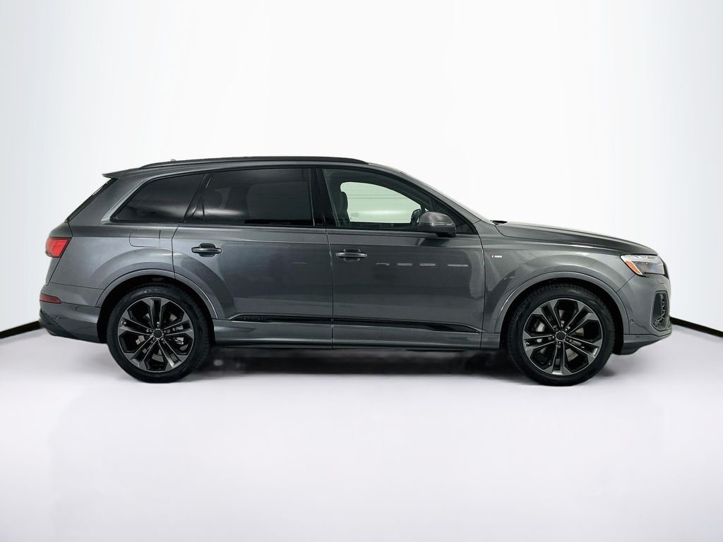 Thumbnail: 2026 Audi Q7 - 4
