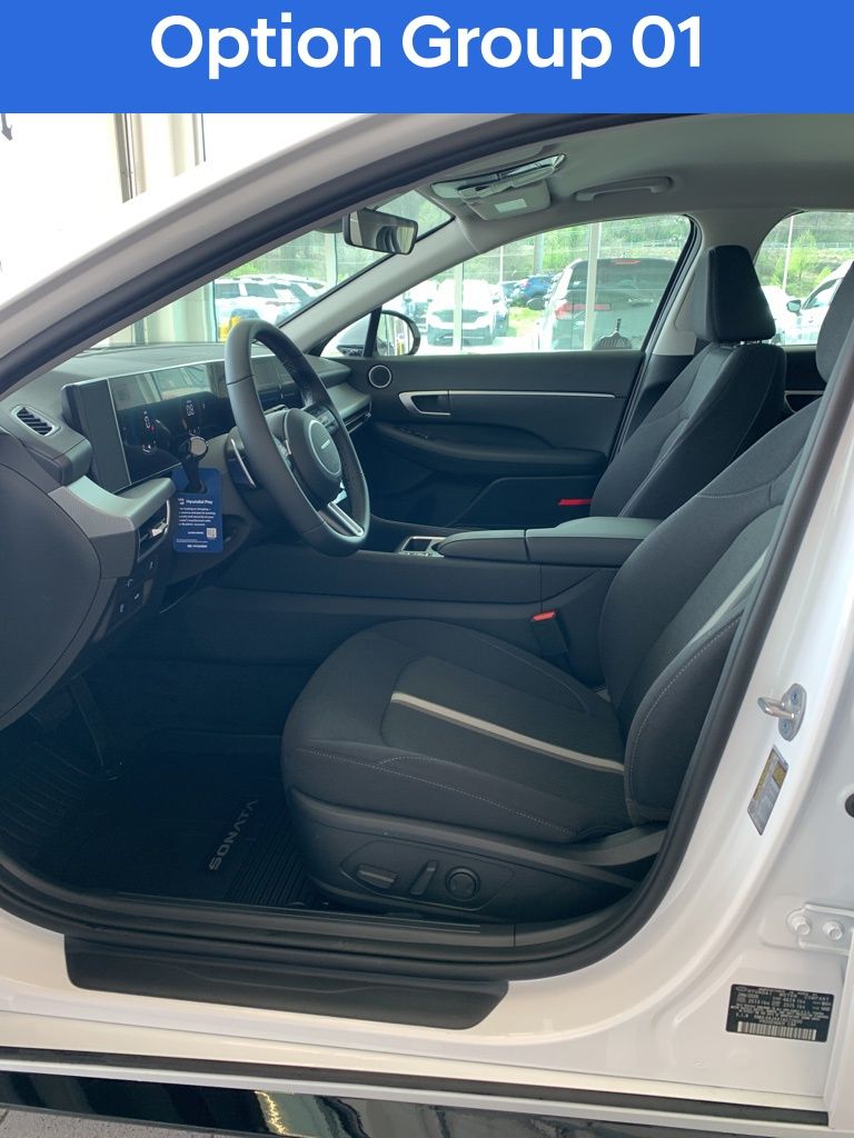 New 2026 White Hyundai SEL Sport image 3