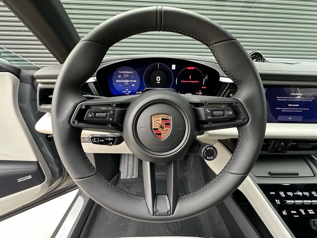 Thumbnail: 2026 Porsche Macan - 16
