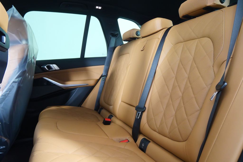 Thumbnail: 2026 BMW X5 - 16