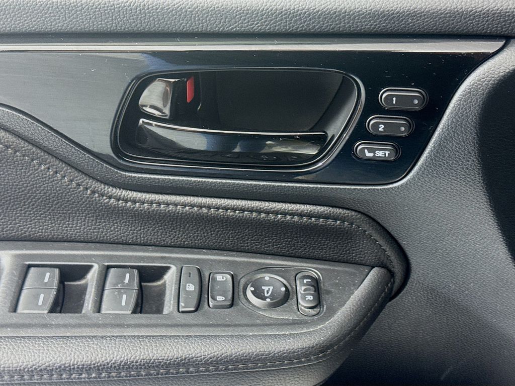 Used Car 2023 Honda Odyssey  Touring For Sale Under $35,000 In Austin, Texas