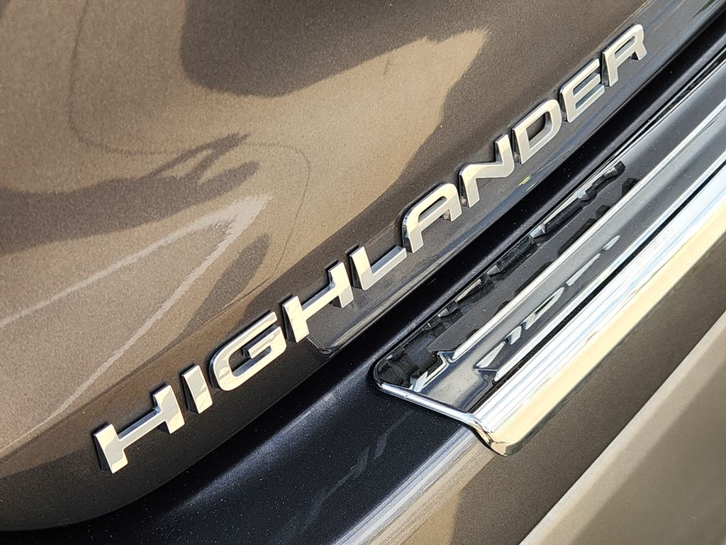 2022 Toyota Highlander Hybrid Platinum Gray at Toyota of Victoria