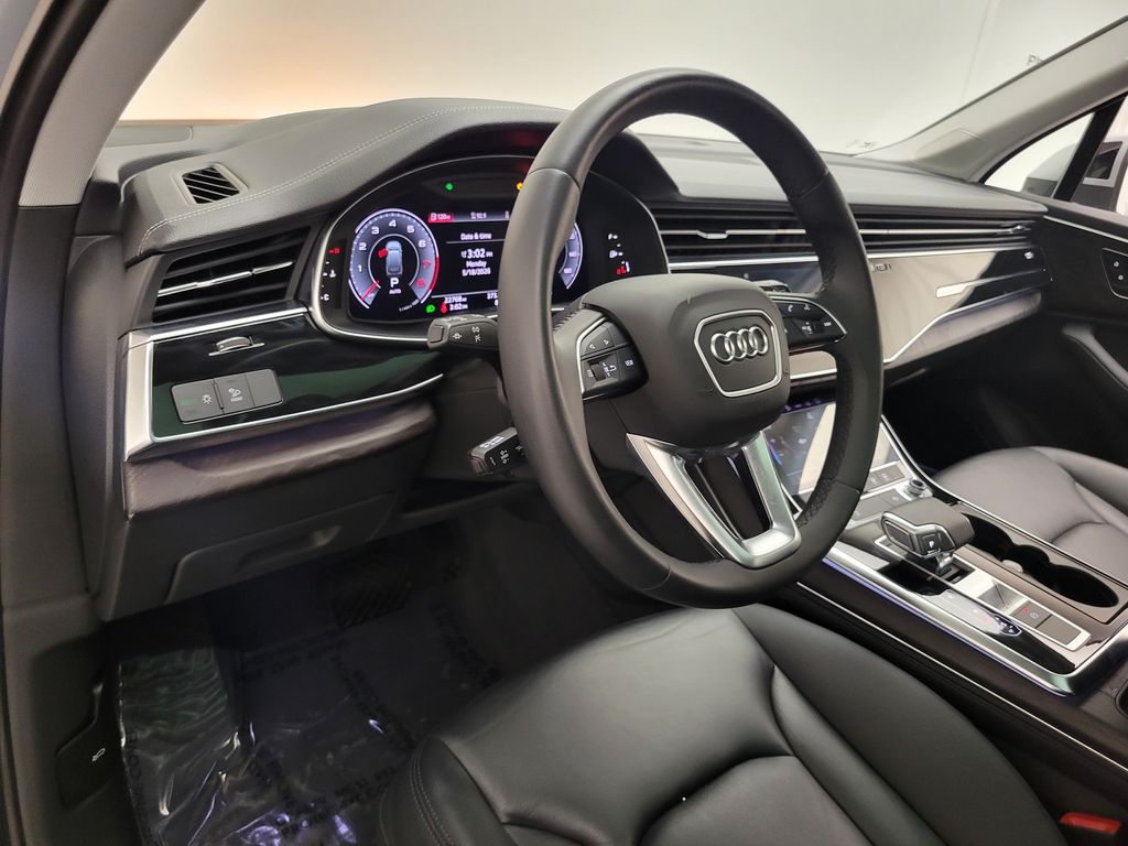 Thumbnail: 2023 Audi Q7 - 30