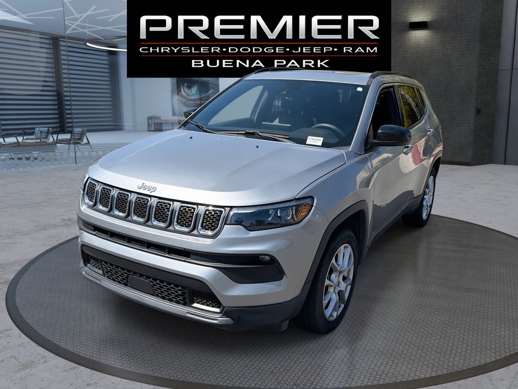 Billet Silver Metallic Clearcoat 2023 Jeep Compass SUV / Crossover Four-Wheel Drive 8-Speed Automatic
